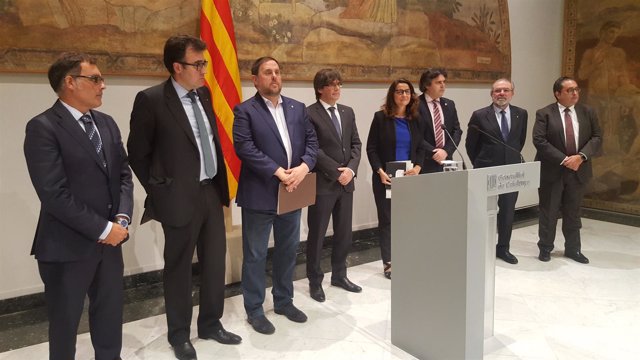 Pte.C.Puigdemont, vicpte.O.Junqueras, ptes de diputaciones