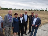 PSOE y vecinos de Nueva Segovia recuerdan la promesa del PP con el nuevo centro de salud y piden a la Junta no engañar