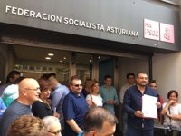 Barbón agradece el impulso de la militancia socialista y formaliza su precandidatura con promesas de cambio
