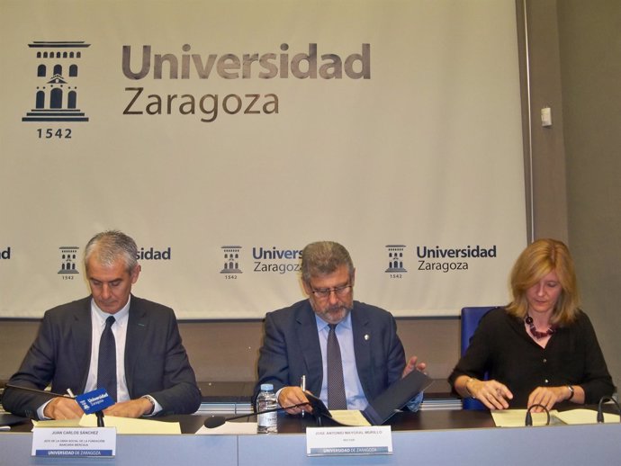 Firma del convenio de colaboración entre las tres instituciones