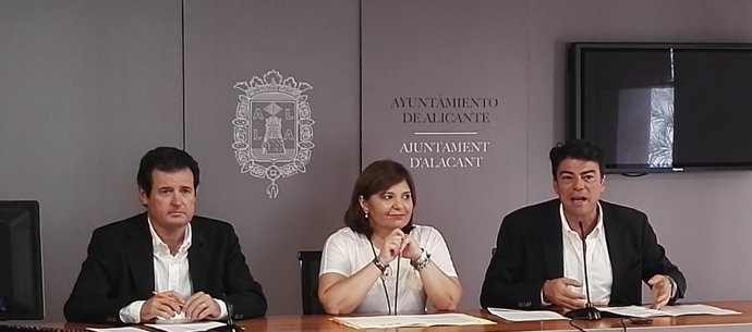 José Císcar, Isabel Bonig y Luis Barcala en rueda de prensa 