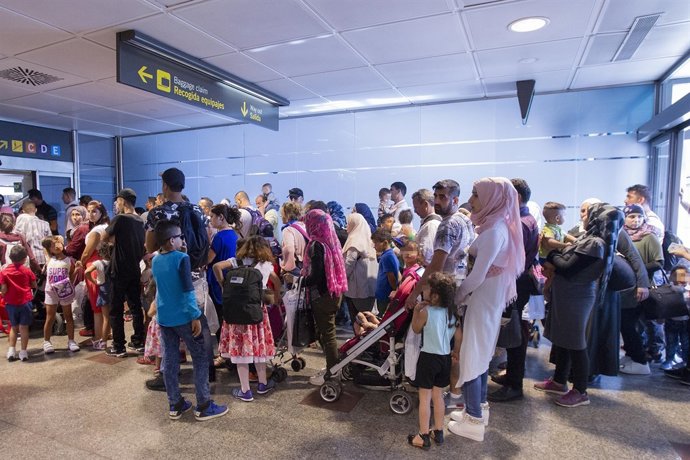Arriben a Espanya altres 184 refugiats sirians i iraquians procedents de Grècia