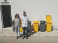 Diputación de Cádiz comienza en Puerto Real y Barbate el reparto de contenedores en playas y pantanos