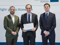 En España se hacen demasiados implantes dentales y muchos en clínicas 'low-cost' sin garantías