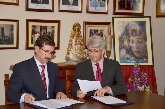 Acuerdo entre la Fundación Cepsa y la Hermandad del Rocío de Huelva. 