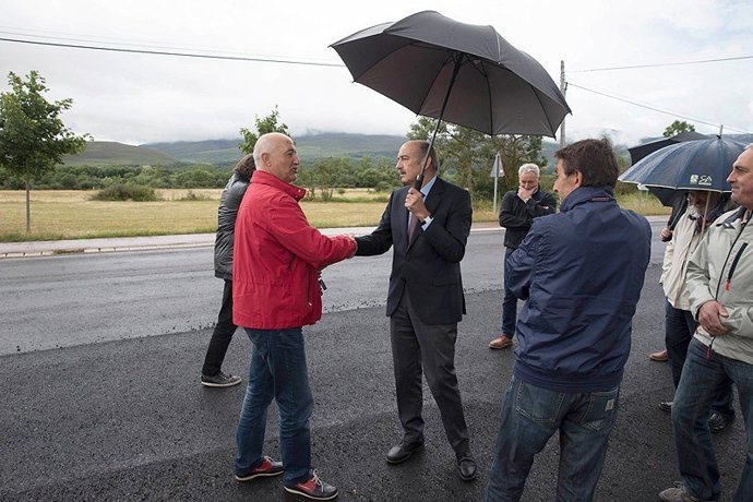El consejero y el alcalde 