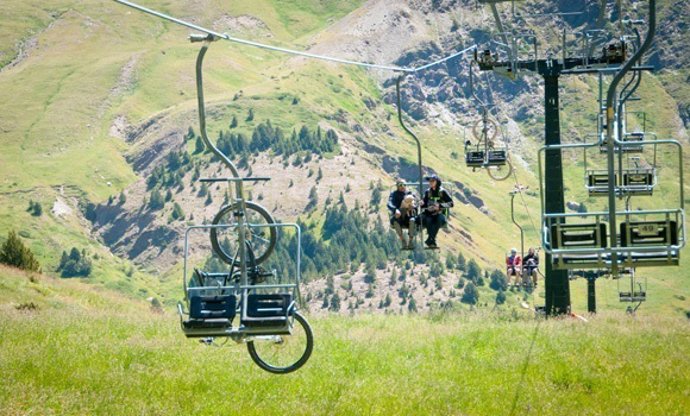 Montaaña, excursión, senderismo, actividades al aire libre