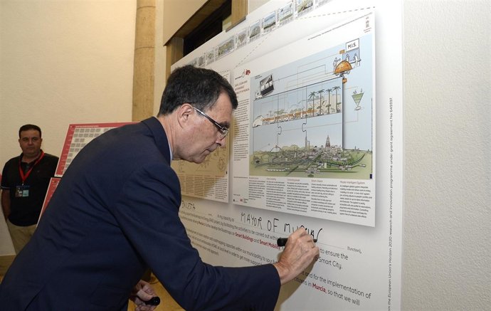 Ballesta firma el 'Roadmaps for energy'