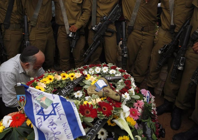 Funeral por soldado israelí Hadar Goldin