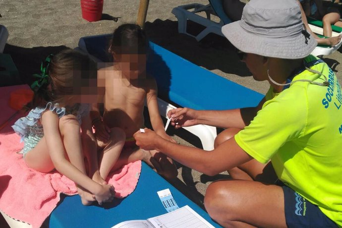 Nota Y Foto Sostenibilidad Servicio De Identificación En Playas