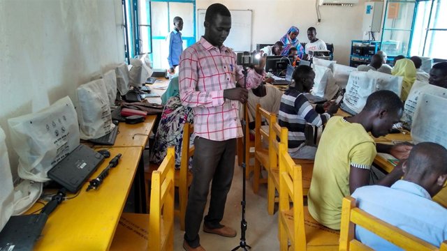 Estudiantes en el campamento de Djabal (Chad)