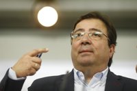 Vara no se plantea abandonar la Junta si pierde las primarias aunque reconoce que la bicefalia "no es buena"