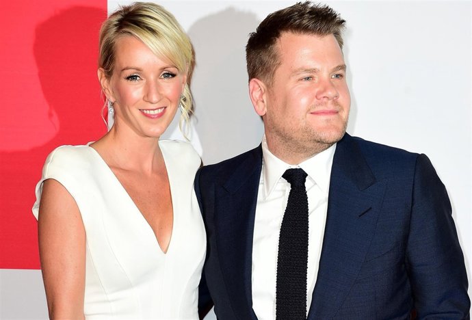James Corden y Julia Carey