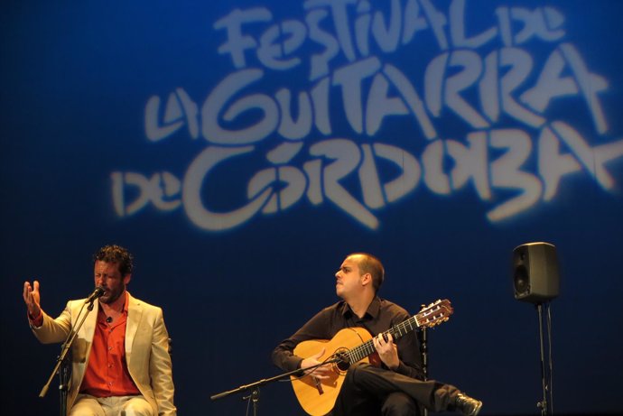 Concurso de talento flamenco de guitarra de acompañamiento                  