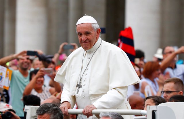 El Papa Francisco en la plaza de San Pedro