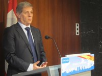 Alberto Fernández (PP) pide desbloquear los equipamientos de la antigua Clínica Quirón de Gràcia