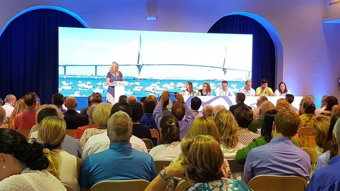 Mercedes Colombo en el congreso del PP