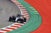 Bottas reina en Red Bull Ring y Alonso y Sainz abandonan
