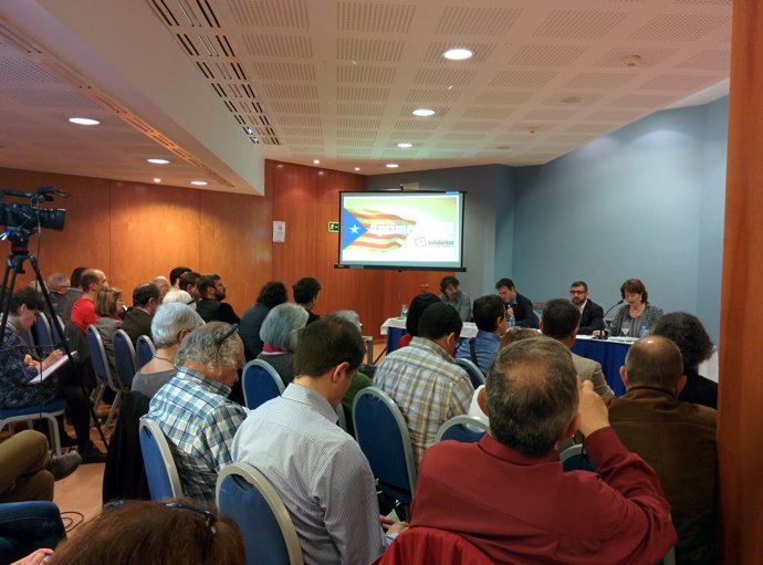 Uriel Bertrán ante sus colegas de partido, en comparecencia.