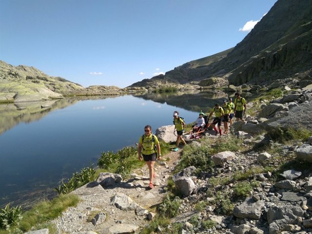  Ávila: Acceso De La Joven Con Discapacidad A La Laguna