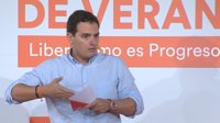 El líder político español Albert Rivera celebra la excarcelación de López pero apunta que "es una derrota parcial"