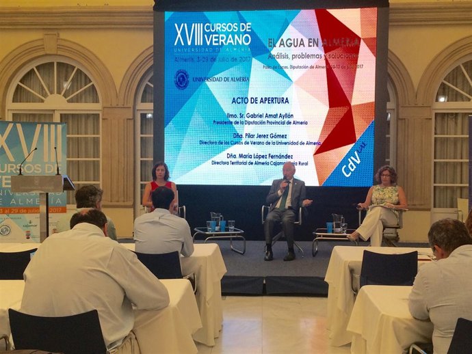 Gabriel Amat, durante la inauguración del curso sobre gestión del agua.