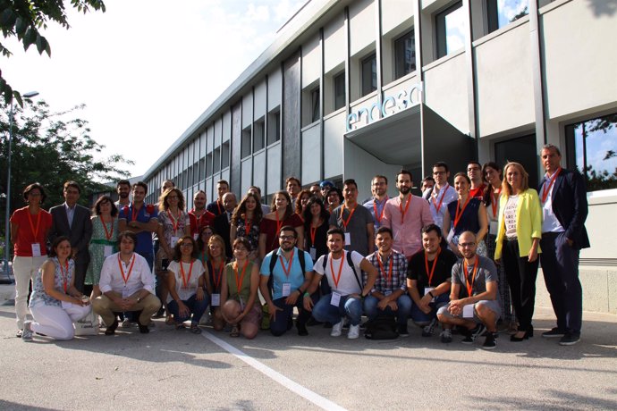 Los jóvenes emprendedores en la sede de Endesa en Zaragoza