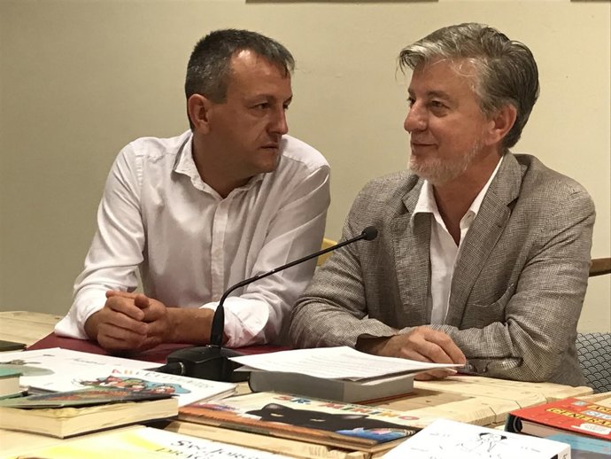 El alcalde de Zaragoza, Pedro Santisteve, y el consejero Fernando Rivarés.