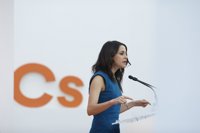 Arrimadas acusa al PSOE de no tener un modelo de España pese a "hablar mucho de reforma constitucional" 