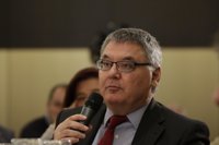 Roca considera "asumibles" las nuevas condiciones económicas para ascender