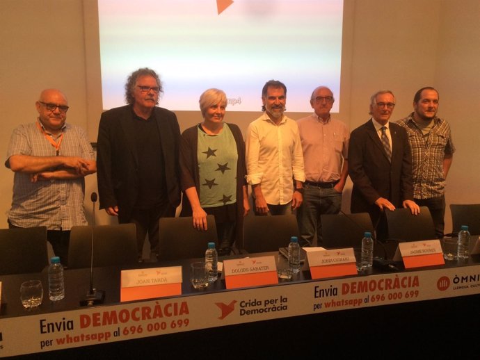 J. Cuixart, D. Sabater, J. Tardà, X. Trias, D. Fernàndez, J. Roures y M. Delgado