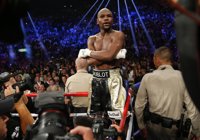 Mayweather pide retrasar el pago de sus impuestos hasta después del combate con McGregor
