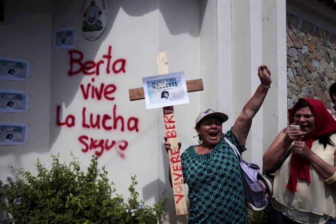 Protesta por la muerte de la líder indígena ecologista Berta Cáceres