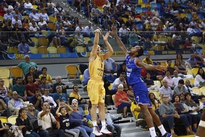 Herbalife Gran Canaria vs. Enel Basket Brindisi, Sasu Salin 