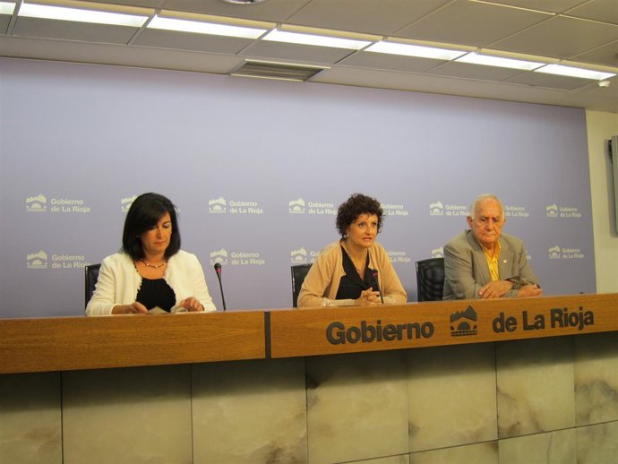García, Sanz y el presidente de Cruz Roja                            