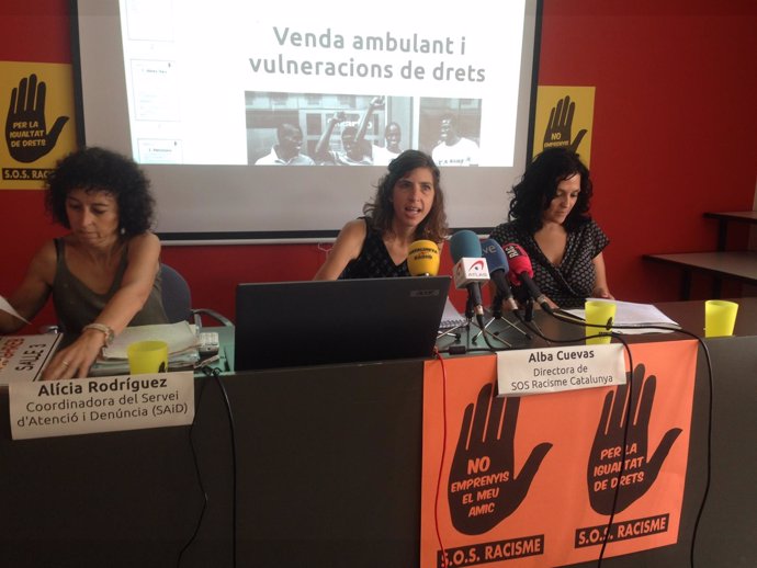 Alba Cuevas (SOS Racisme), Alicia Rodríguez y Lorena Antón (Siad)