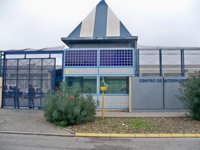 Una sesentena de internos del CIE de Barcelona, en huelga de hambre contra su expulsión