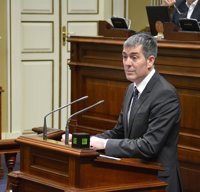 Clavijo afirma que la Ley de Crédito Extraordinario será un "empujón" para mejorar la sanidad