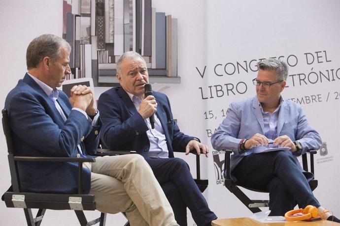 Cosculluela, Gracia y Celaya han presentado el congreso dedicado al e-book