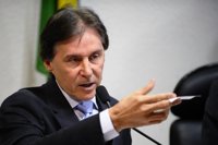 El presidente del Senado brasileño corta la luz para suspender la votación de la reforma laboral de Temer