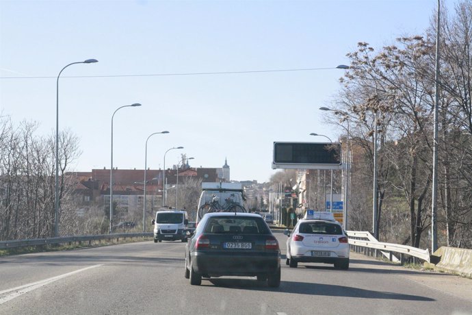 Coches en una carretera