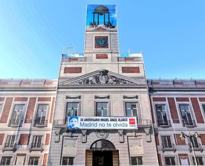 Pancarta de Miguel Ángel Blanco en Sol