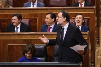 Rajoy pide a los ciudadanos que estén "tranquilos" porque el Gobierno "sabe lo que tiene que hacer" con Cataluña