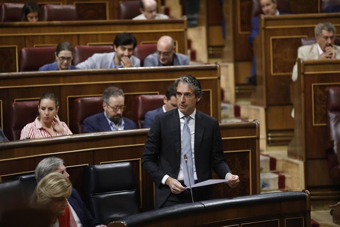 Iñigo de la Serna en la sesión de control al Gobierno en el Congreso