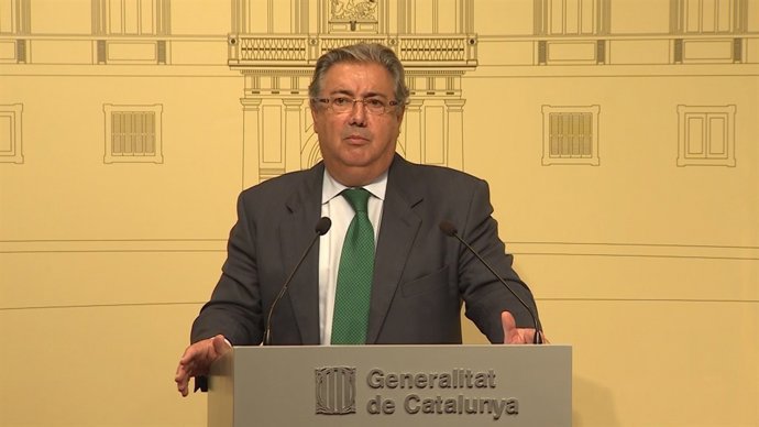 Zoido: "El que no cap en la llei hem de deixar-ho a un costat"