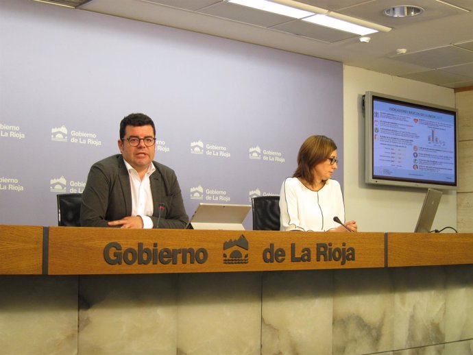 Domínguez y Ríos en rueda de prensa                             