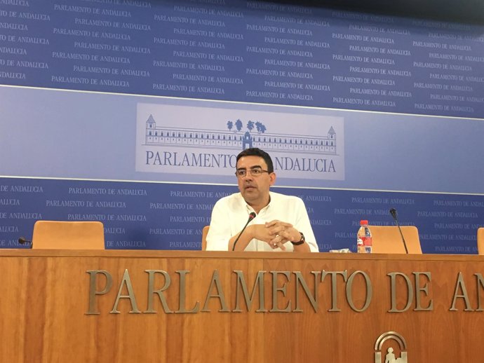 El portavoz parlamentario del PSOE-A, Mario Jiménez