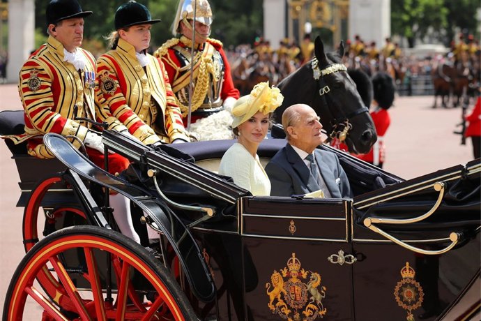 REINA LETIZIA Y DUQUE DE EDIMBURGO