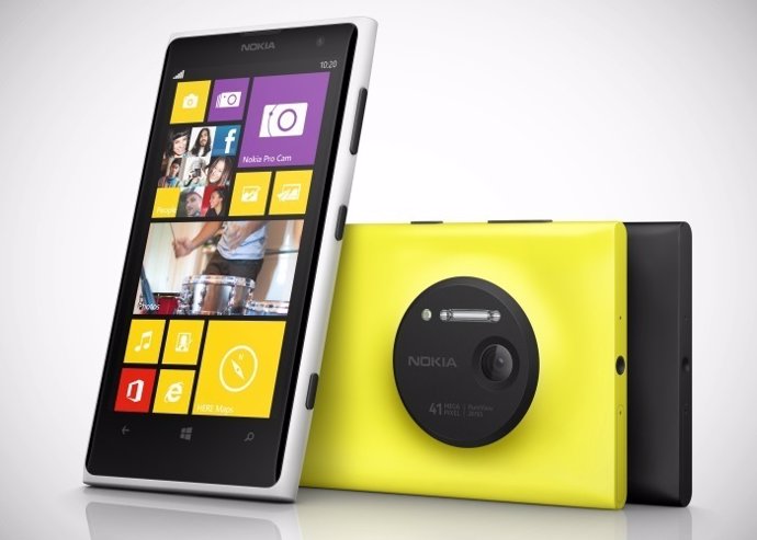 Smartphone con Windows Phone 8 Nokia Lumia 1020