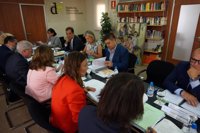 Reyes participa en una nueva reunión del Patronato de la Fundación Democracia y Gobierno Local